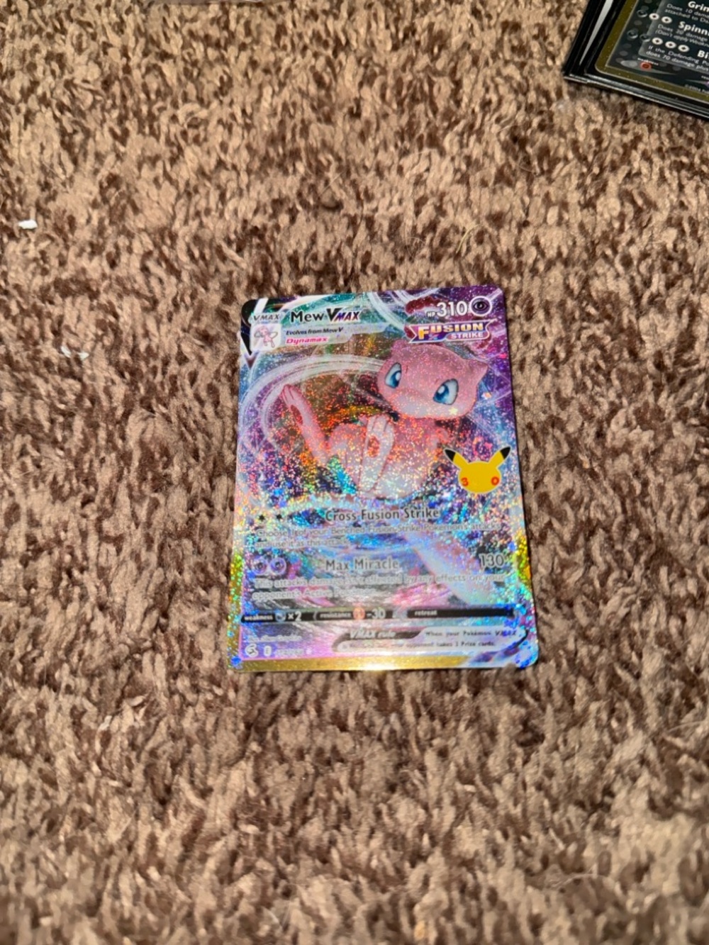 Mew VMAX Pokemon Card 114/264